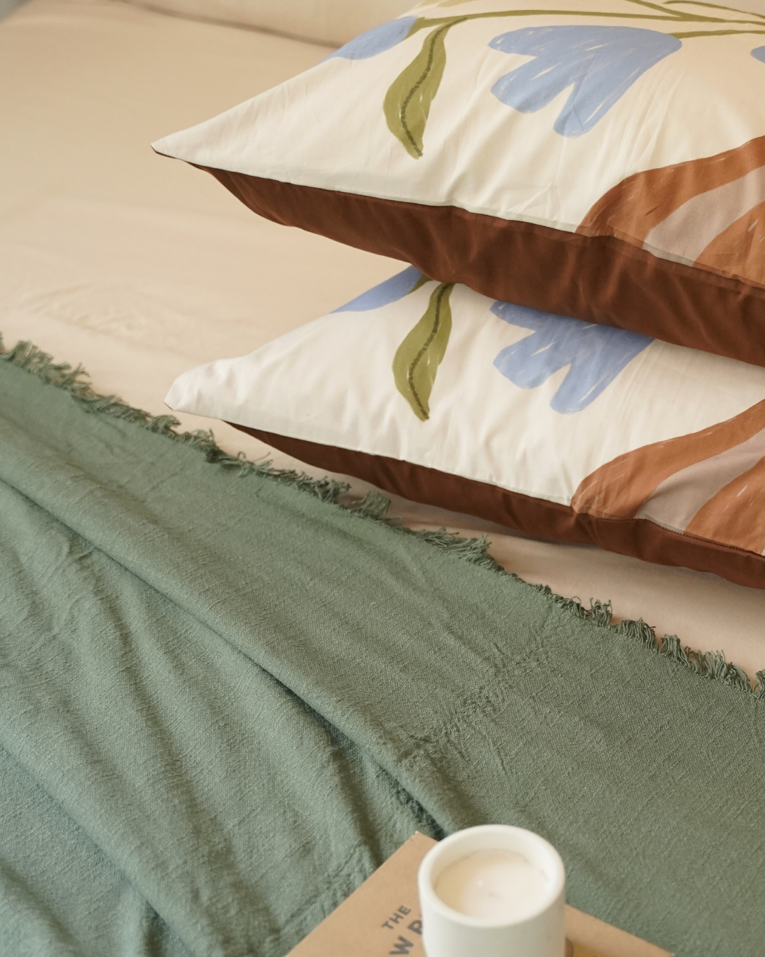 The Vase I Pillow Cover