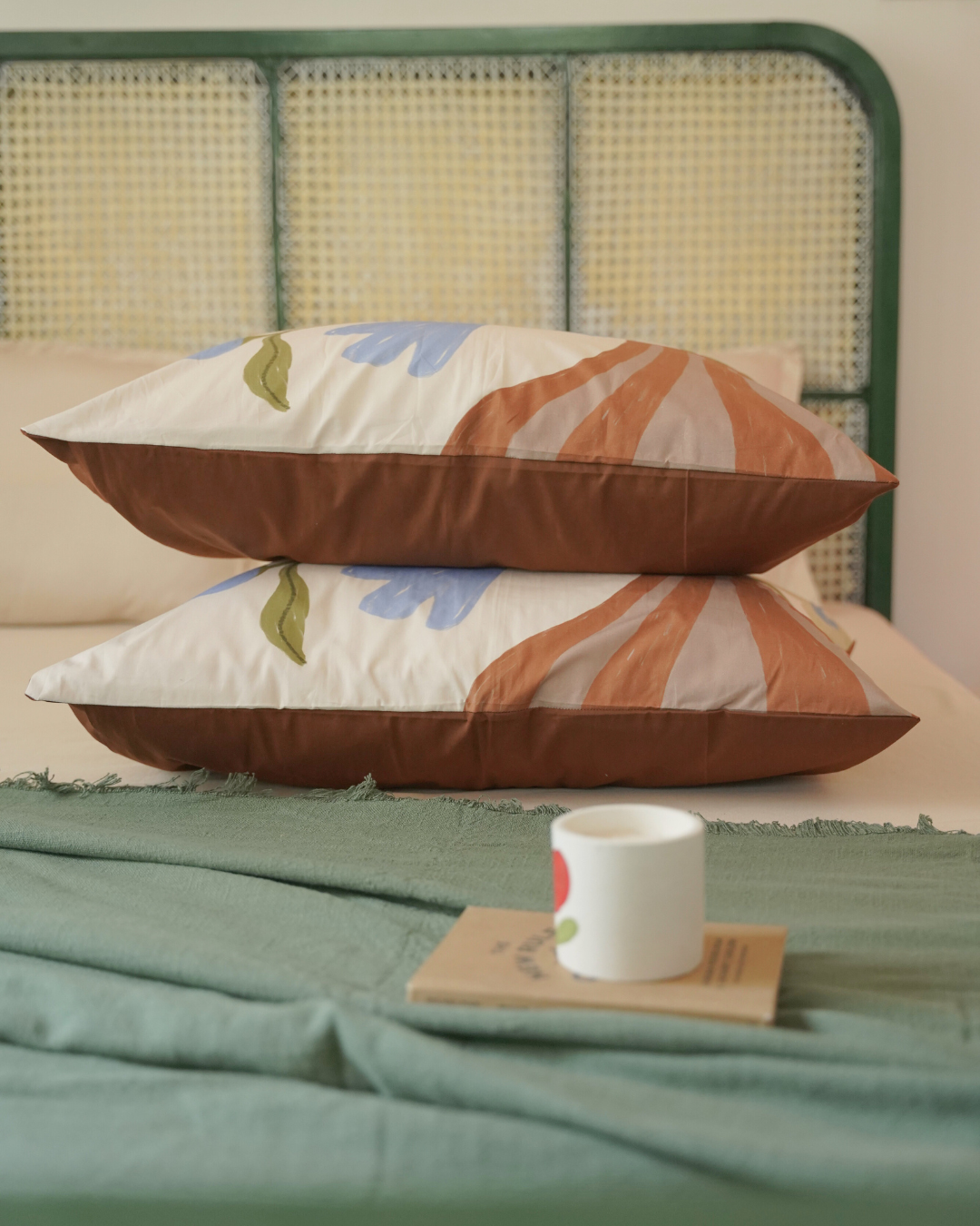 The Vase I Pillow Cover