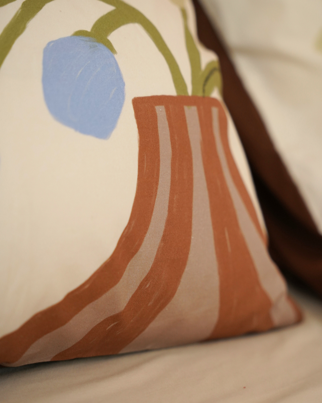 The Vase I Pillow Cover