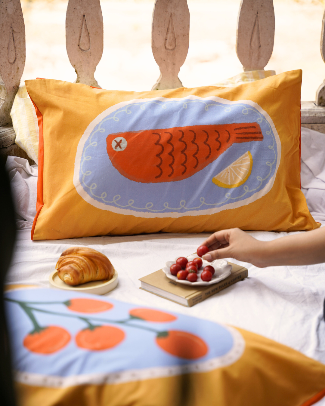 Summer Plate I Pillow Cover