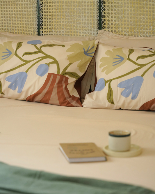 The Vase I Pillow Cover